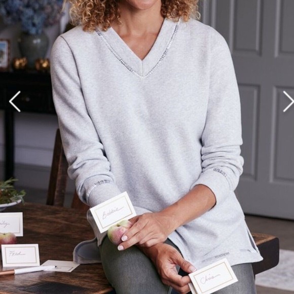 Soft Surroundings Every Weekend Grey V Neck Sweatshirt Top Stitch Detail Sz XS - Picture 1 of 10